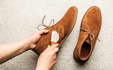 انواع کفش جیر را چگونه باید تمیز کنیم؟